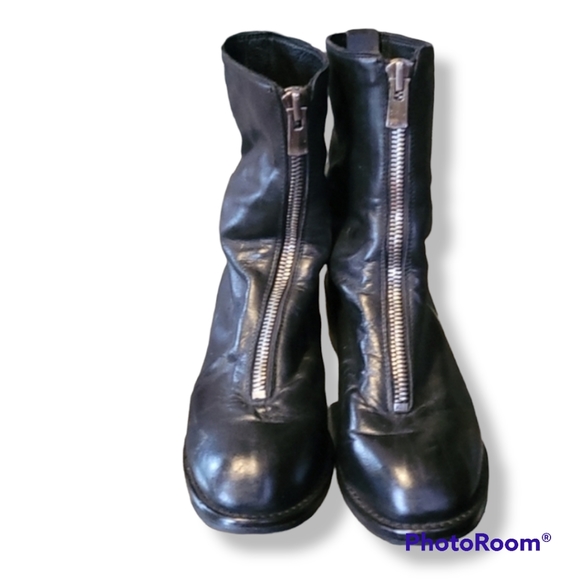 GUIDI Black Leather Zip Up Booties - Picture 2 of 9